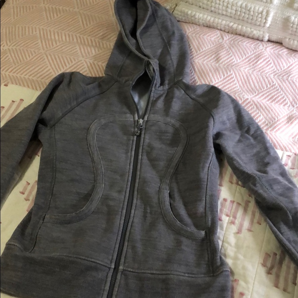 Lululemon sweatshirt